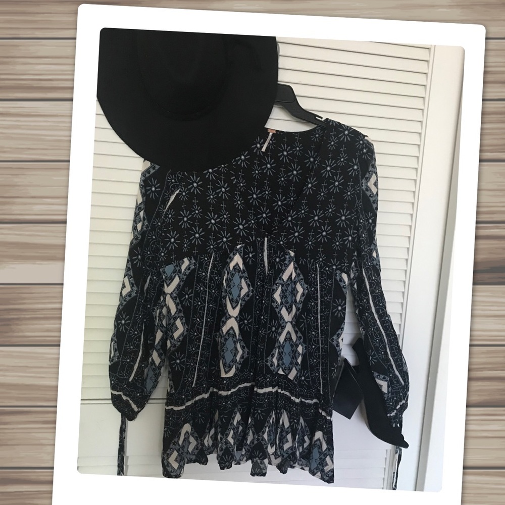 Adorable Free People Boho Print Long Sleeve Dress!